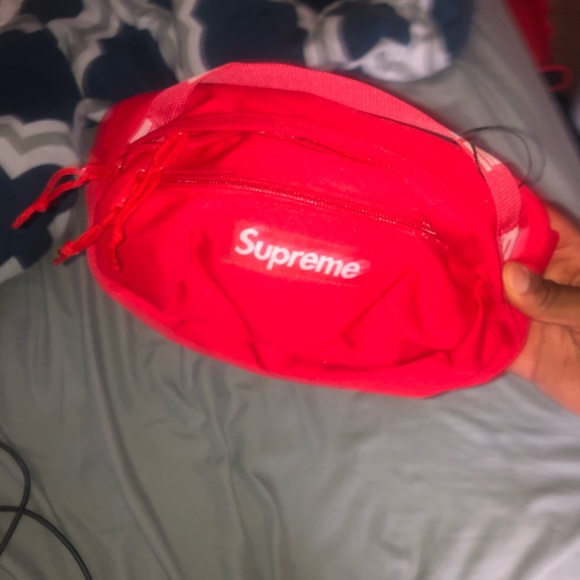Supreme Fanny Pack - Picture 2 of 3